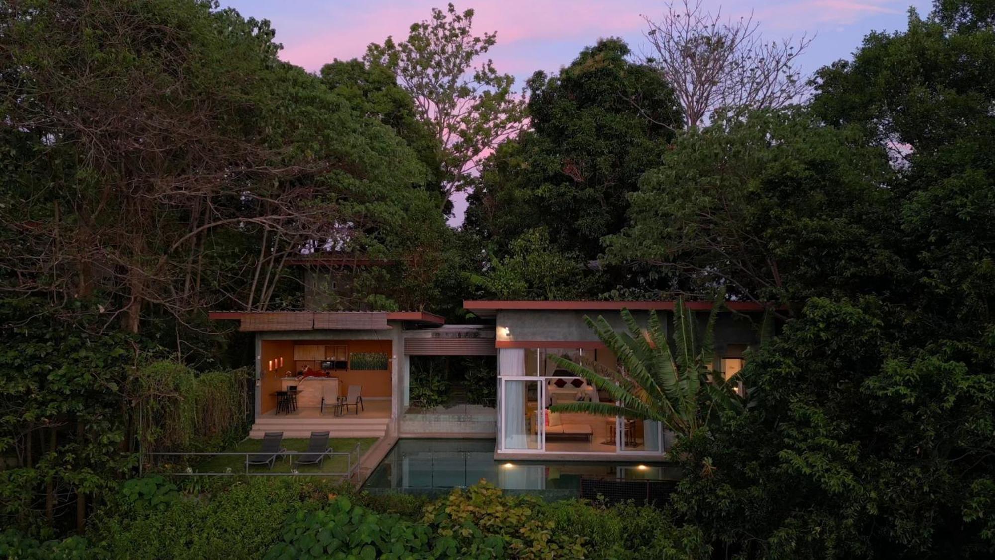 Ambong Pool Villas - Private Pool Pantai Cenang  Exteriör bild