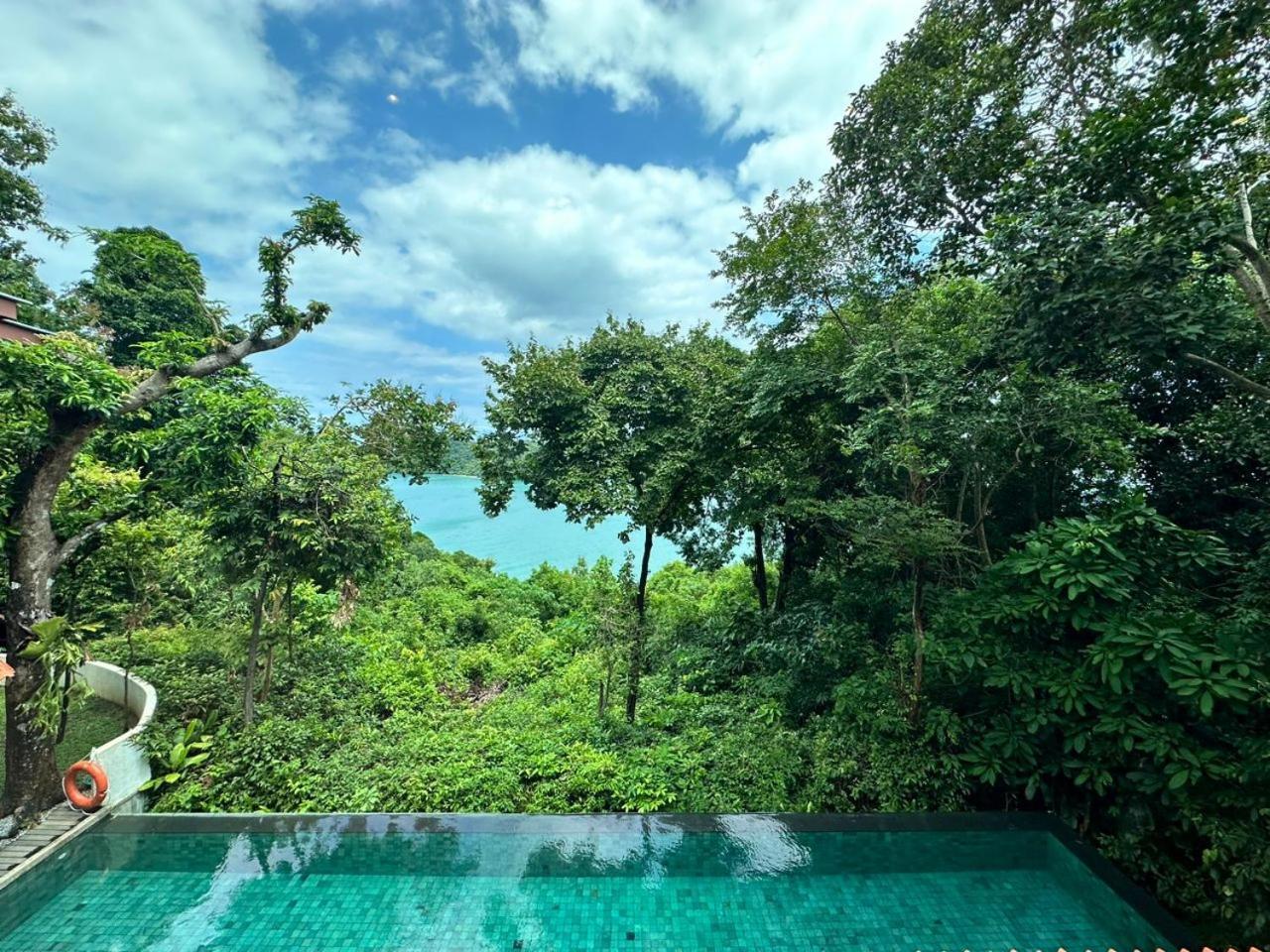 Ambong Pool Villas - Private Pool Pantai Cenang  Exteriör bild