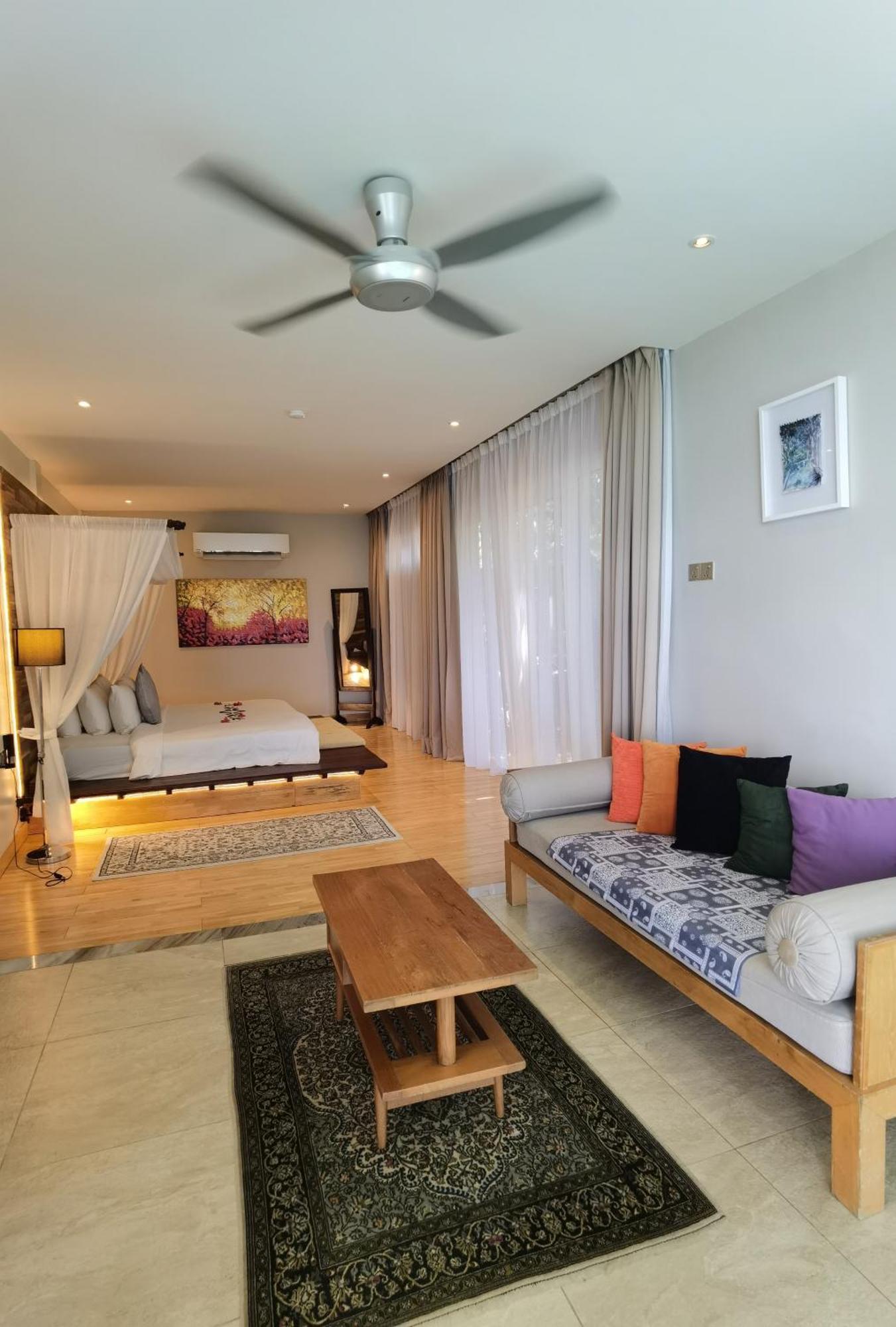 Ambong Pool Villas - Private Pool Pantai Cenang  Exteriör bild