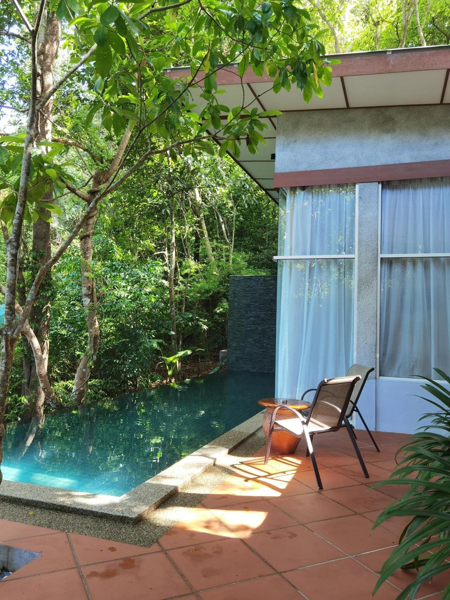 Ambong Pool Villas - Private Pool Pantai Cenang  Exteriör bild
