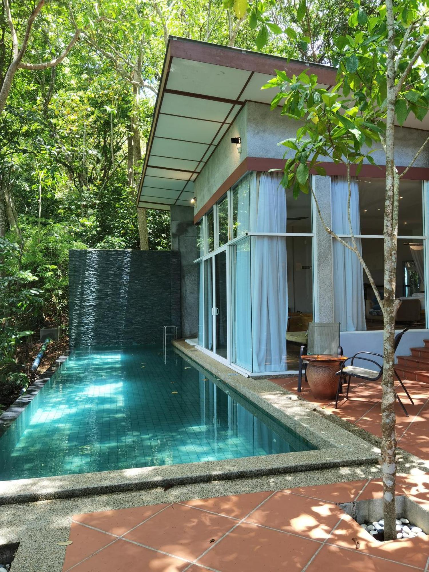 Ambong Pool Villas - Private Pool Pantai Cenang  Exteriör bild