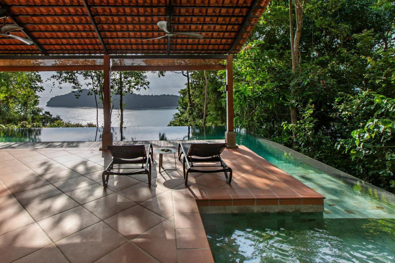 Ambong Pool Villas - Private Pool Pantai Cenang  Exteriör bild